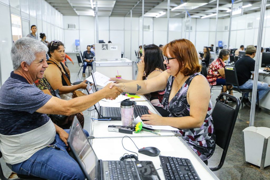 O processo seletivo será realizado para vagas distribuídas entre os cargos de assistente administrativo, contador e economista | Foto: Secom