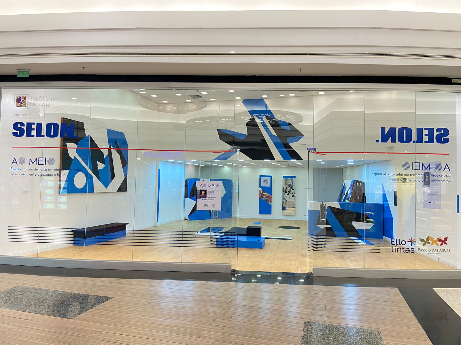 Exposição utiliza resíduos sólidos do próprio shopping para compor peças. | Foto: Divulgação