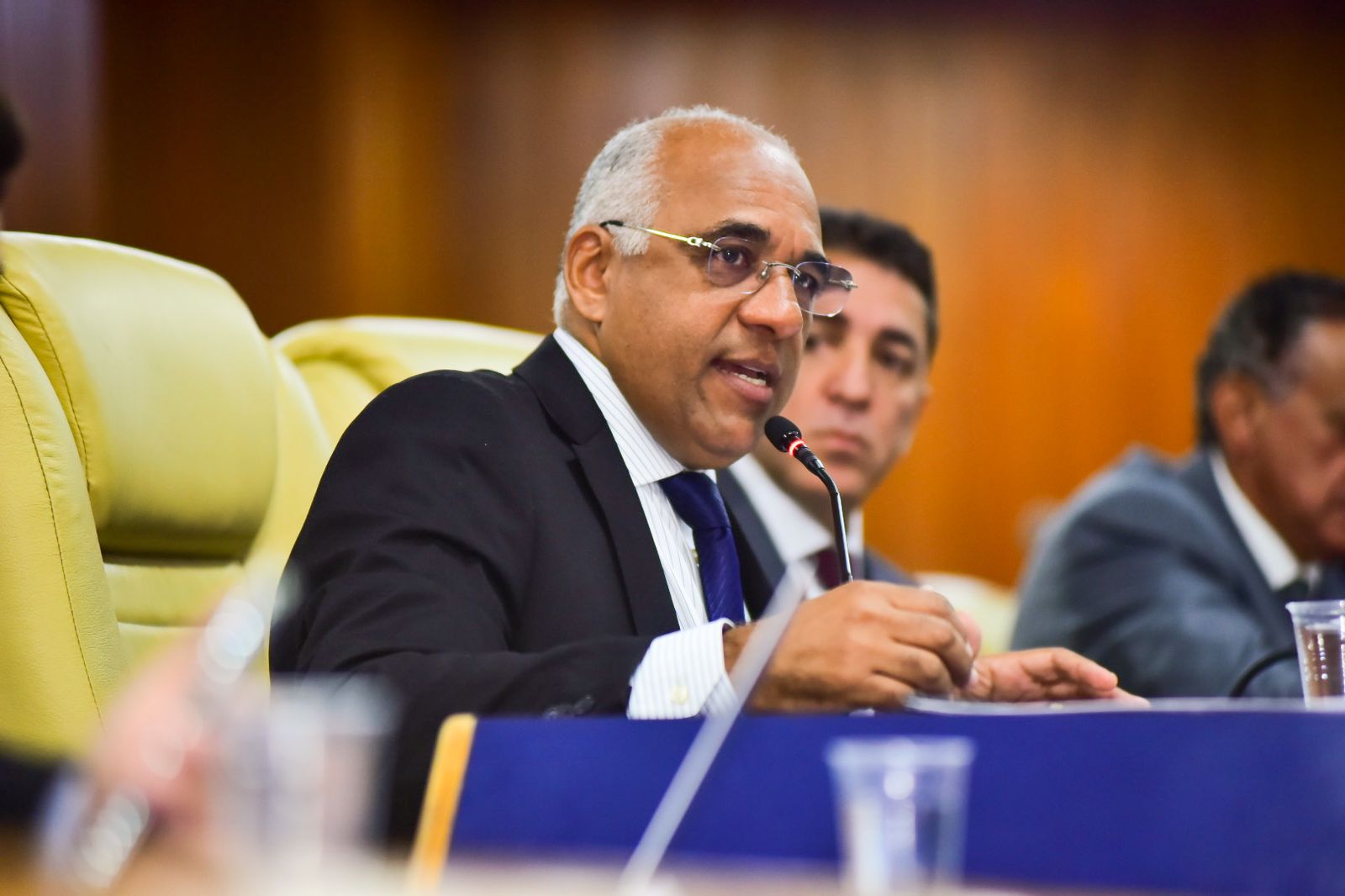 Além de apresentar dados, o prefeito de Goiânia recebeu pedidos de obras a questionamento sobre licitação | Foto: Divulgação/Secom Goiânia