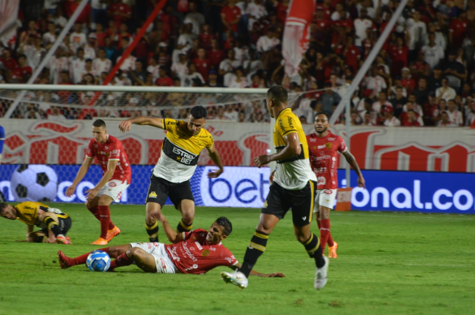 Jogando no OBA, Tigrão empata com concorrente direto e segue invicto no Brasileirão (Foto: Afonso Cardoso)