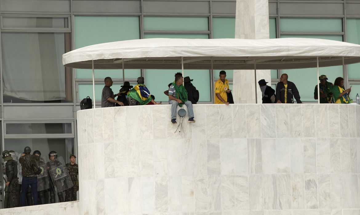 Matéria especial um mês dos atentados golpistas