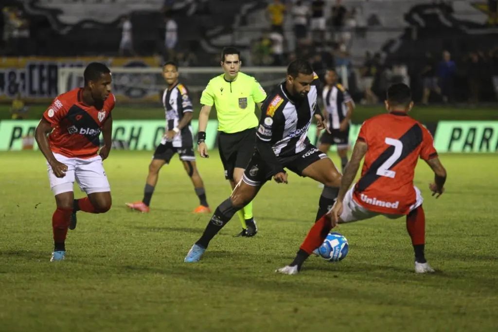 Jogando no Frasqueirão, Dragão empata com o lanterna da Série B (Foto: Rennê Carvalho/ABC FC)