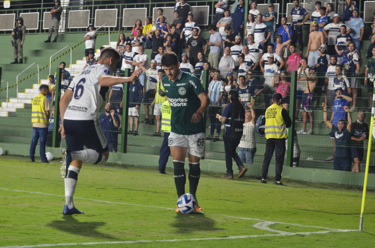 Esmeraldino adia classificação ao “mata-mata” para a última rodada da Sul-Americana (Foto: Afonso Cardoso)