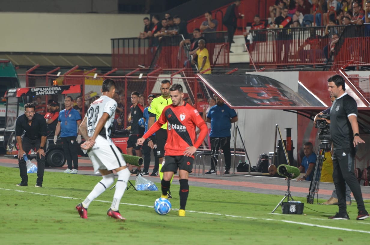 No Accioly, Dragão bate a Macaca e põe fim à sequência negativa na Série B (Foto: Afonso Cardoso)
