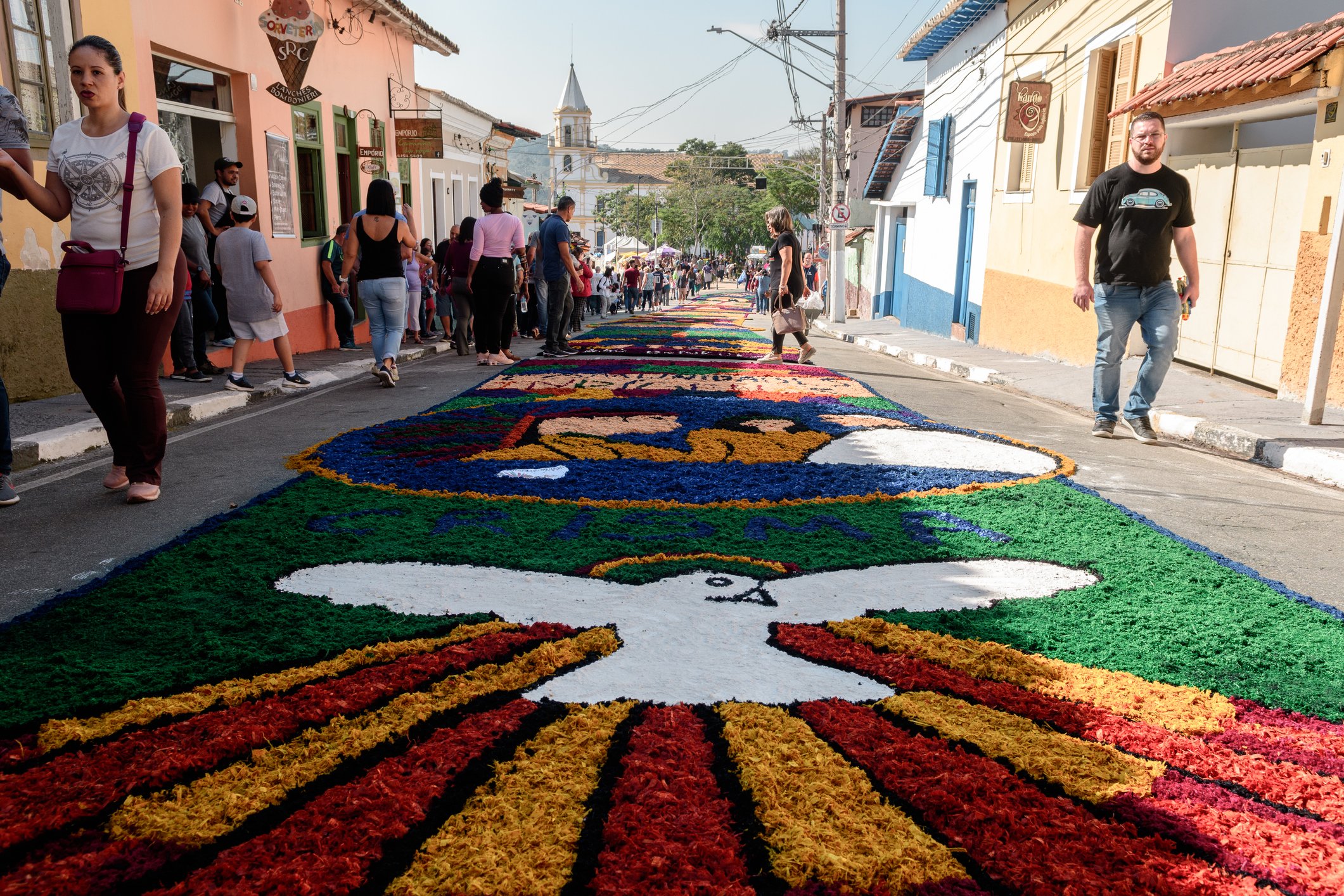 Making of the traditional Corpus Christi Carpet on the catholic holiday, Santana de Parnaíba, São Paulo.