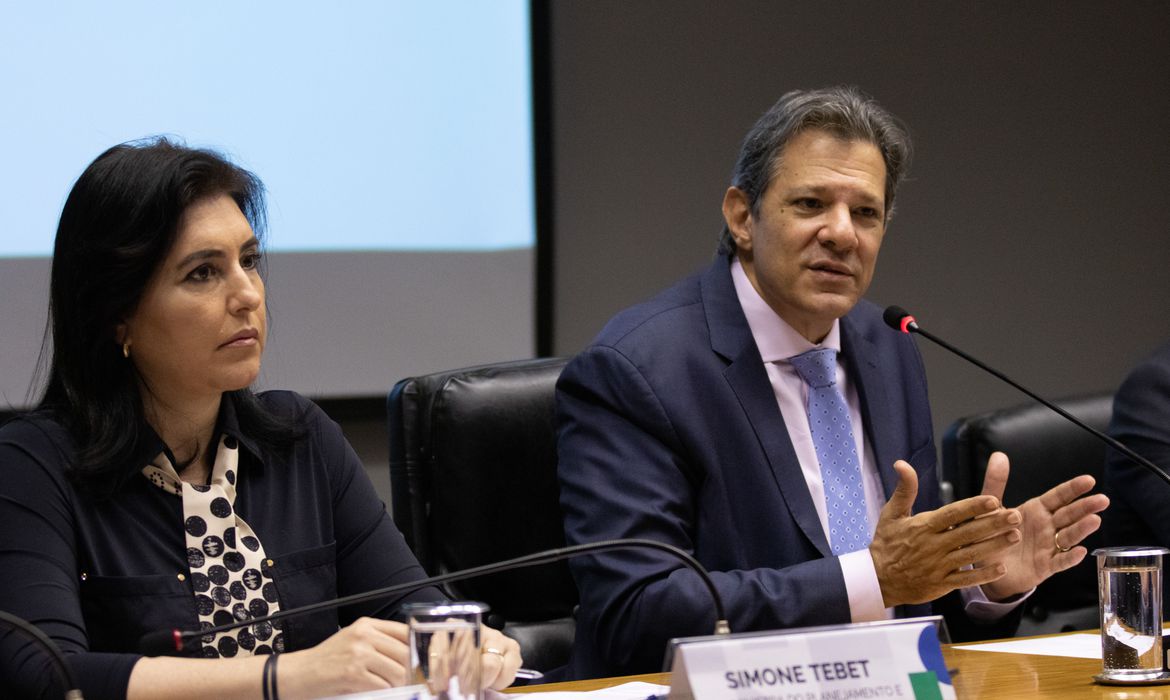 Brasília (DF) 30/03/2023  Os ministros da Fazenda, Fernando Haddad e do Planejamento, Simone Tebet, durante coletiva sobre a nova regra fiscal.  Foto: José Cruz/ Agência Brasil