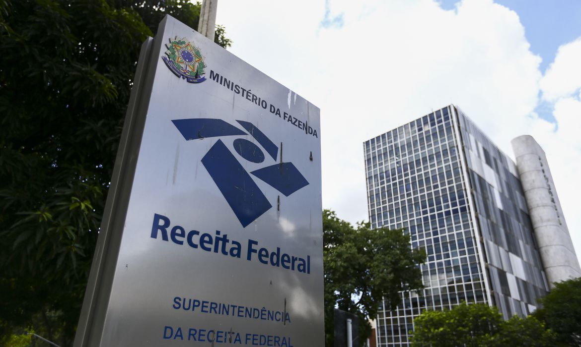 Receita Federal paga 3º lote do Imposto de Renda 2023