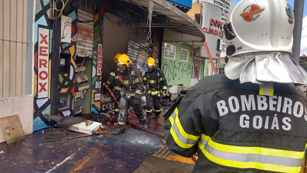 O procedimento correto é sempre chamar o Corpo de Bombeiros a qualquer sinal de incêndio | Foto: Divulgação/CBMGO