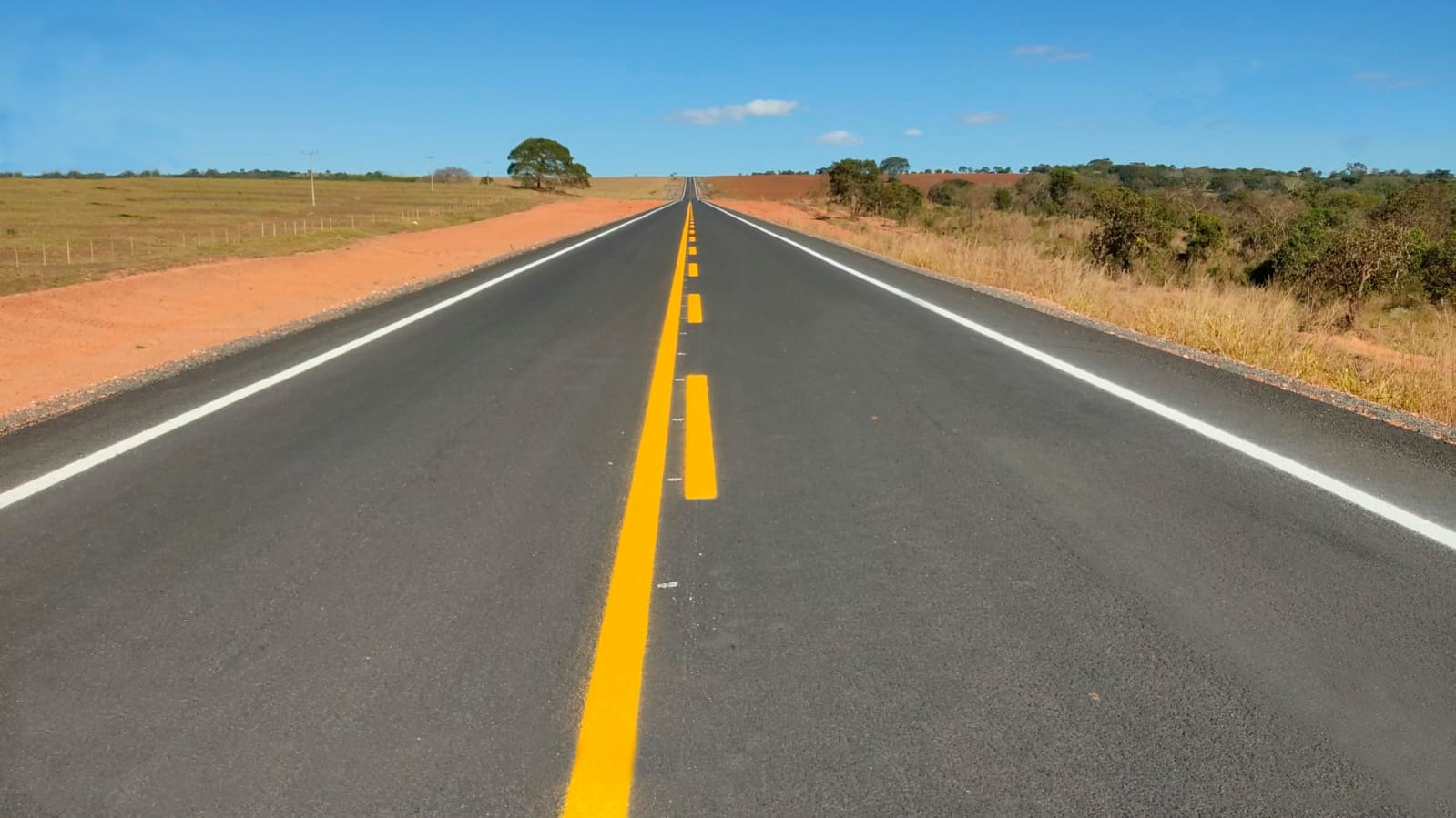 A obra agora avança para fase de sinalização. Investimentos na região Sudoeste do estado em infraestrutura rodoviária ultrapassam R$ 110 milhões. | Foto: Secom