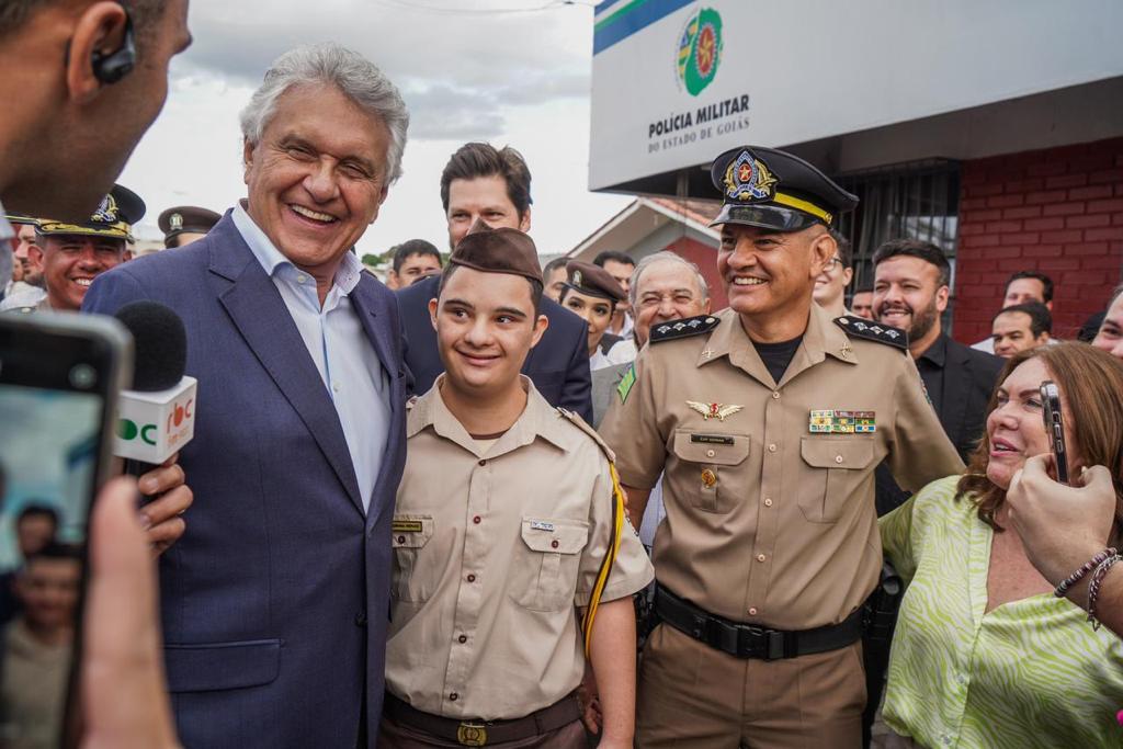 Governador Ronaldo Caiado durante inauguração de sala multissensorial no Colégio Estadual da Polícia Militar de Goiás, na cidade de Goiás | Foto: Divulgação / Cristiano Borges