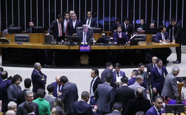 Proposta, agora, segue para o Senado. | Foto: Câmara