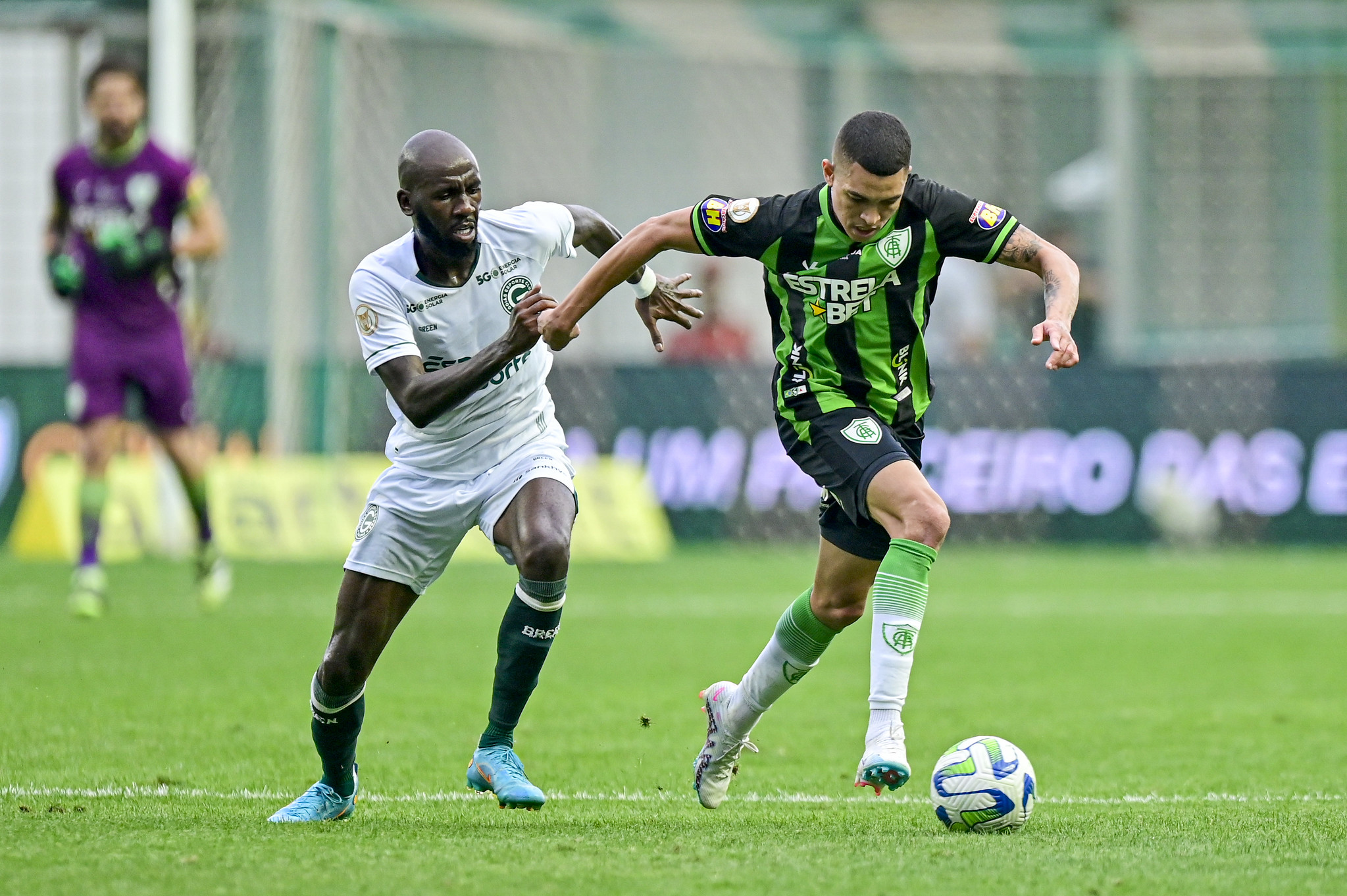 Goiás completa cinco jogos de invencibilidade e se distancia do fantasma que ameaça sua permanência na Série A (Foto: Mourão Panda / América-MG)