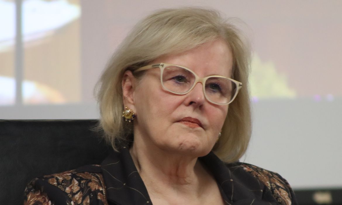 Brasília, (DF) -  31/07/2023 – A presidente do Supremo Tribunal Federal (STF) e do Conselho Nacional de Justiça (CNJ), Rosa Weber, participa do Seminário Internacional de Repressão e Assistência às Vítimas do Tráfico de Pessoas e Oficina sobre Produção de Provas no Processo Judicial nos Casos de Tráfico de Pessoas. Foto Valter Campanato/Agência Brasil.