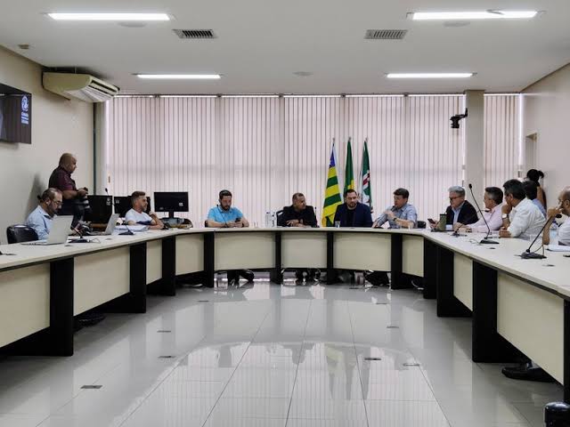 Dirigentes da pasta se divergiram ao explicarem a aplicação dos recursos na CEI | Foto: Câmara Municipal de Goiânia
