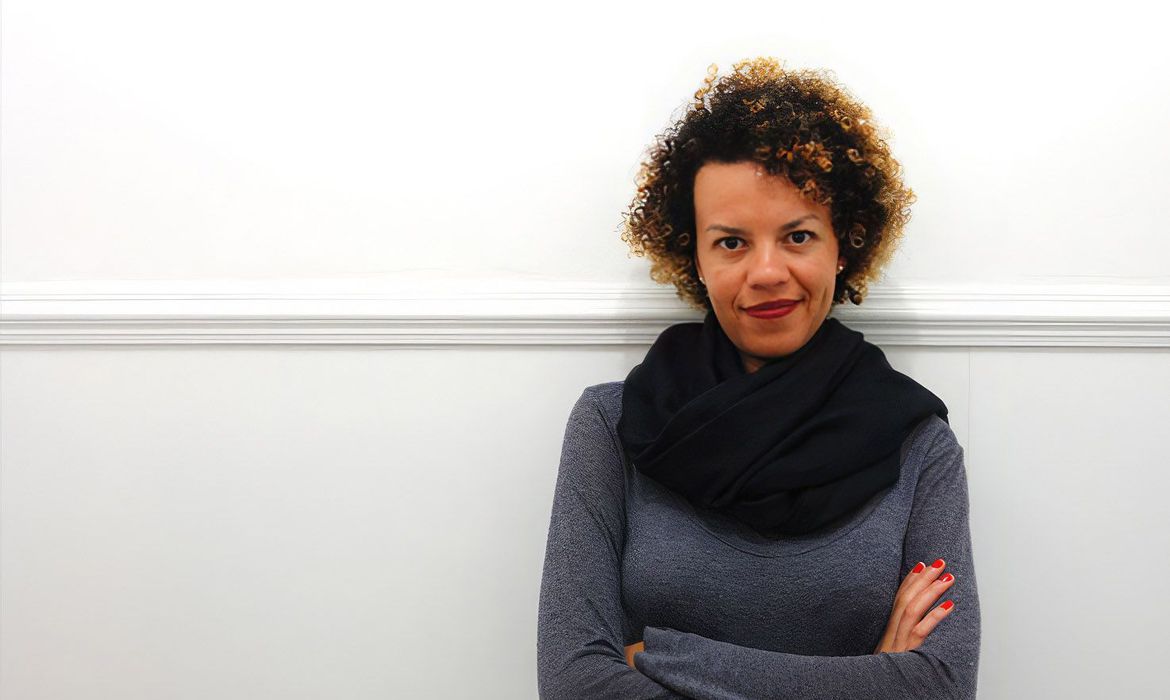 Cecília Olliveira - Co-Fundadora do The Intercept Brasil, Diretora da Abraji e Fundadora e diretora do Fogo Cruzado - Fellow na Shutlleworth Foundation. Foto: LINKEDIN/Cecília Oliveira