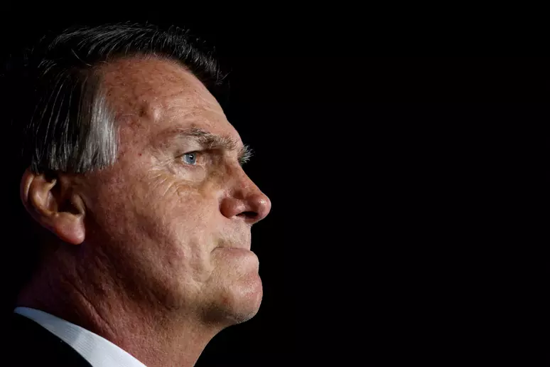 Polícia Federal descobre que Bolsonaro ordenou repassar fake news sobre as eleições de 2022