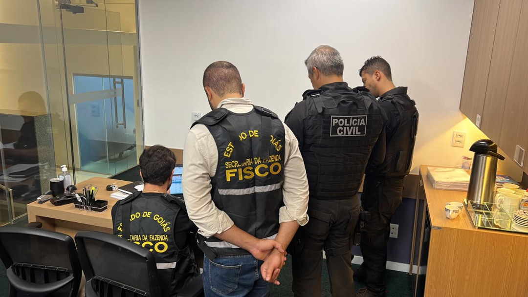 Conforme apurado na investigação, o grupo se valia da criação de empresas de fachada com utilização de “laranjas” para fraudar o pagamento dos tributos estaduais | Foto: SSP-GO