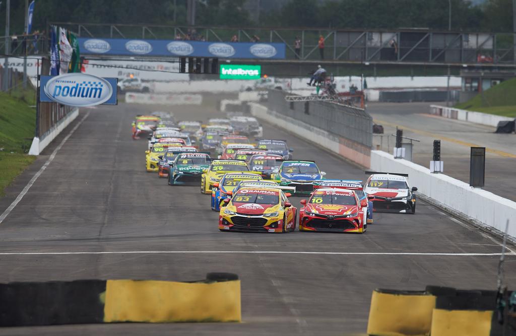Categoria doará parte da bilheteria e arrecadará itens para as vítimas do ciclone extratropical (Foto: Duda Bairros / Stock Car)