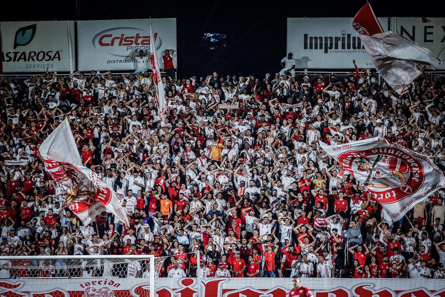 Com o apoio do torcedor, Tigrão almeja mudar escrita negativa diante da Macaca (Foto: Roberto Côrrea / Vila Nova)