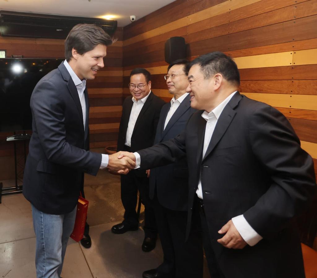 Duas empresas chinesas de alto nível podem ainda ter novas sedes em solo goiano para suas operações | Foto: Divulgação/André Costa, Secom