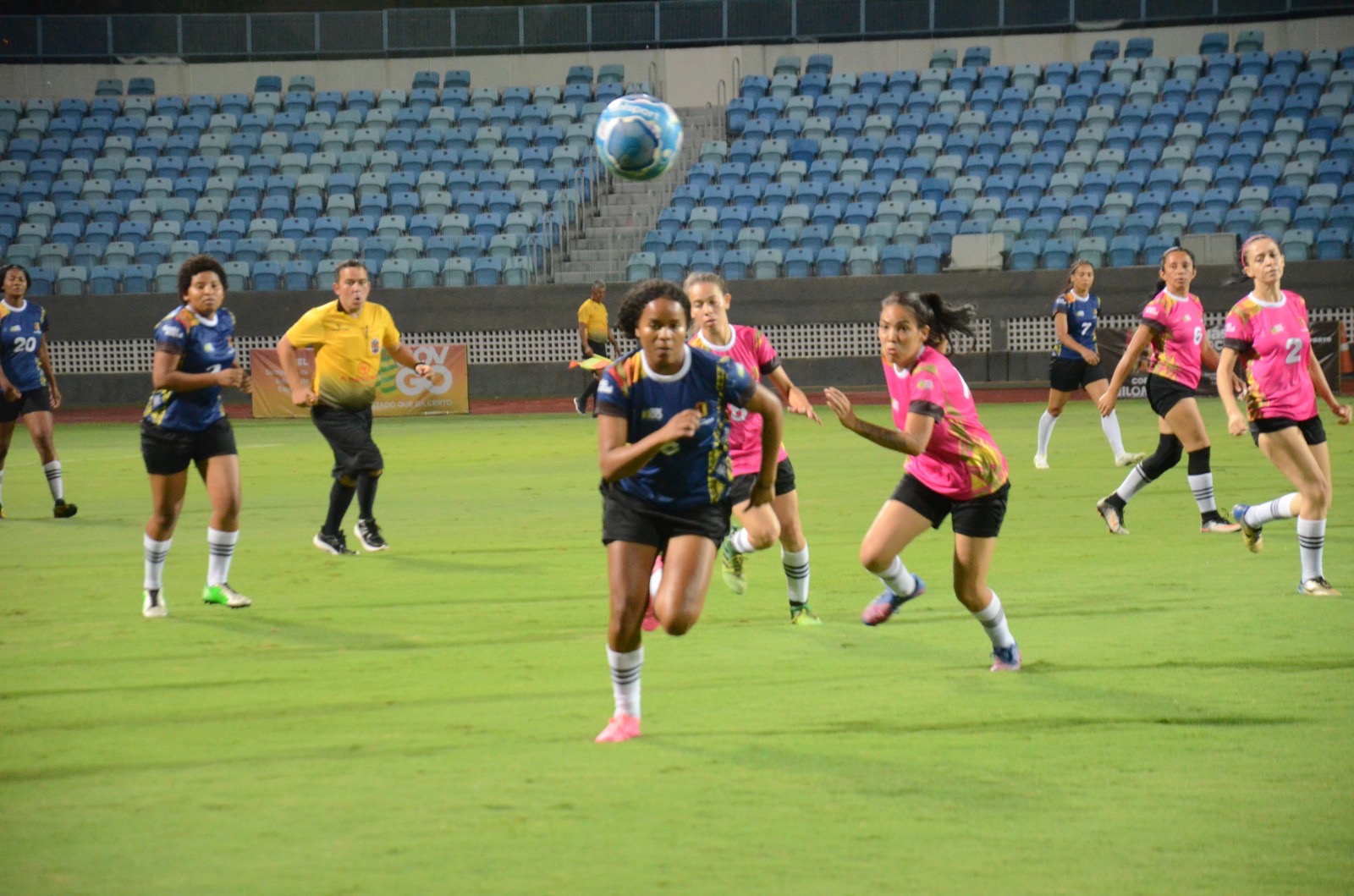 Atletas disputam fase final da Copa Quilombola no Estádio Serra Dourada: festa dentro e fora de campo | Foto: Mantovani Fernandes
