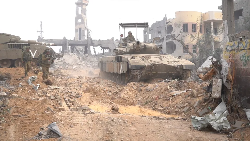No vídeo divulgado pela IDF, é possível ver tiros, explosões e edificações destruídas | Foto: Forças de Defesa de Israel