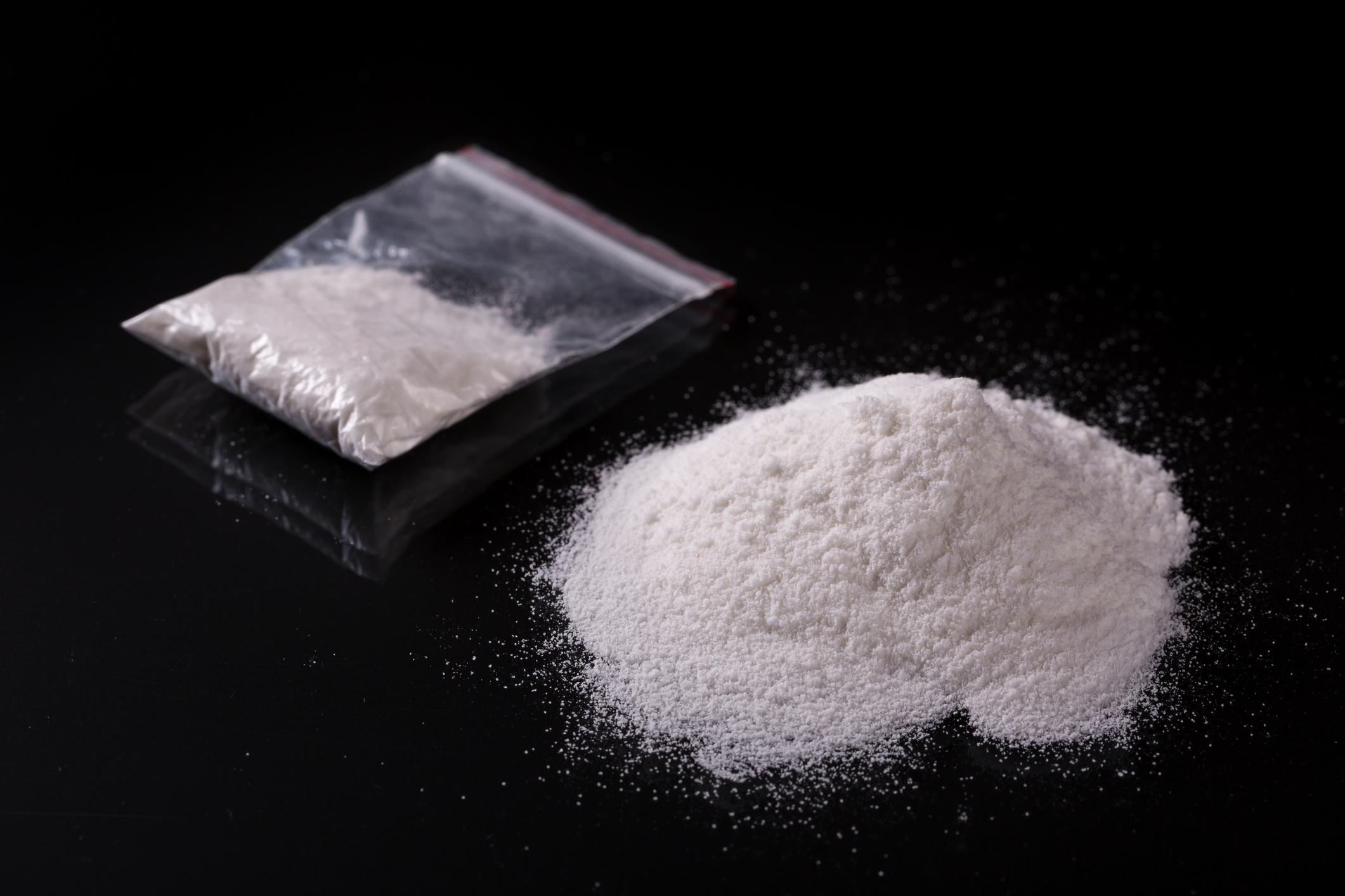 O que é o pó branco utilizado por atores para simular cocaína? - O Hoje