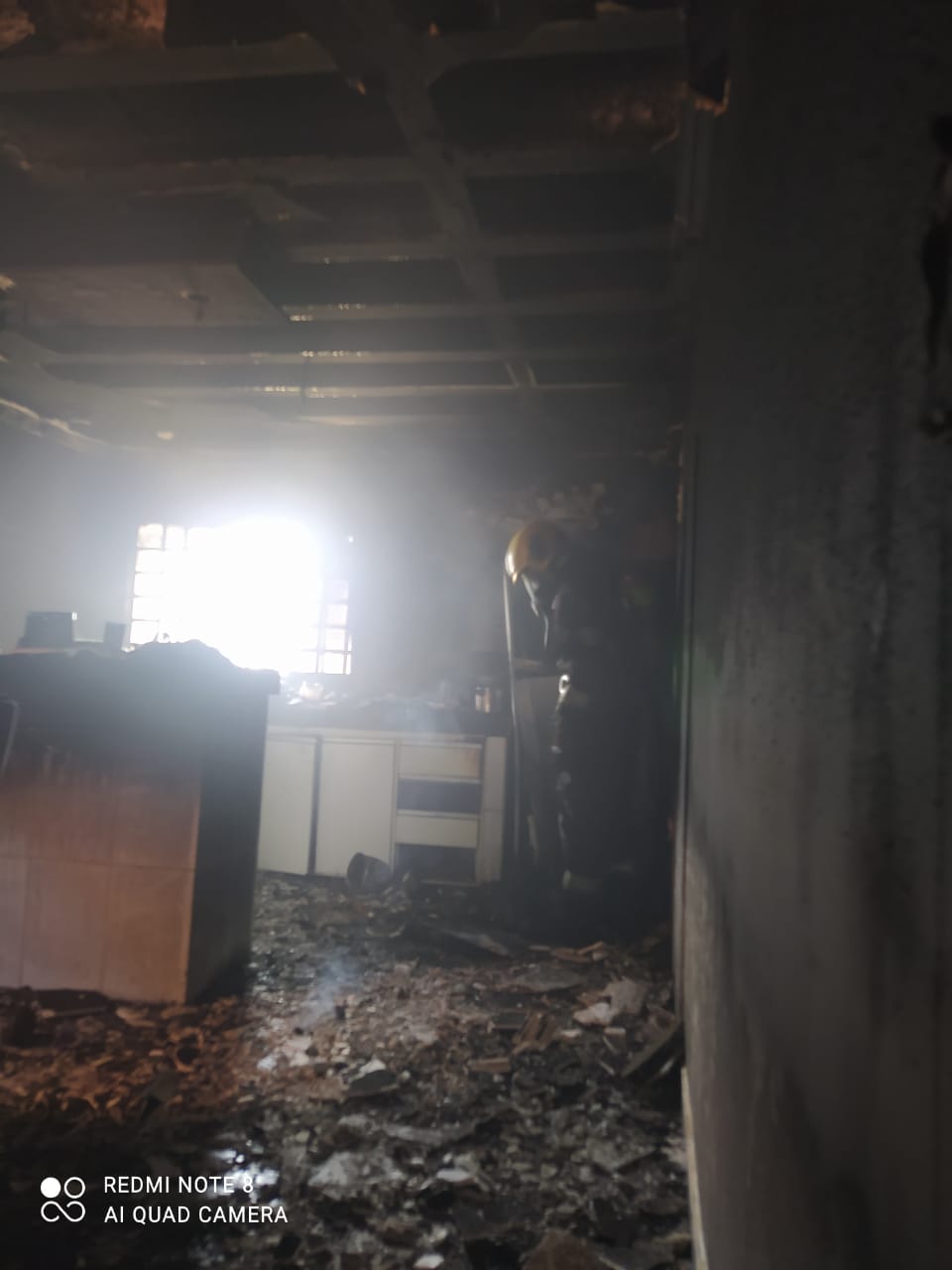 O fogo ficou confinado à cozinha do segundo pavimento I Foto: Divulgação CBGO