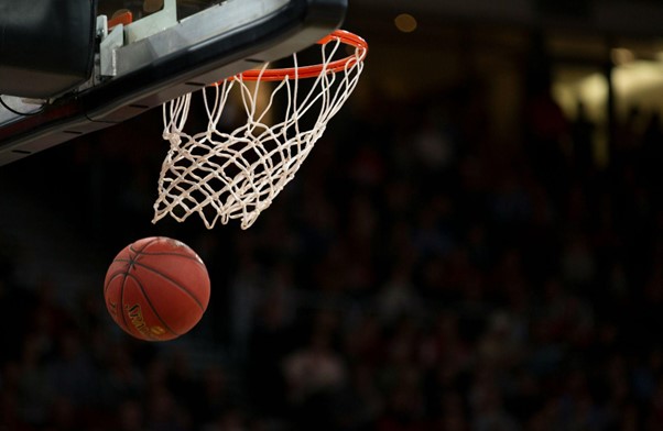 A National Basketball Association (NBA) é uma liga de basquete que representa o ápice do esporte profissional nos Estados Unidos. | Foto: Markus Spiske / Unsplash