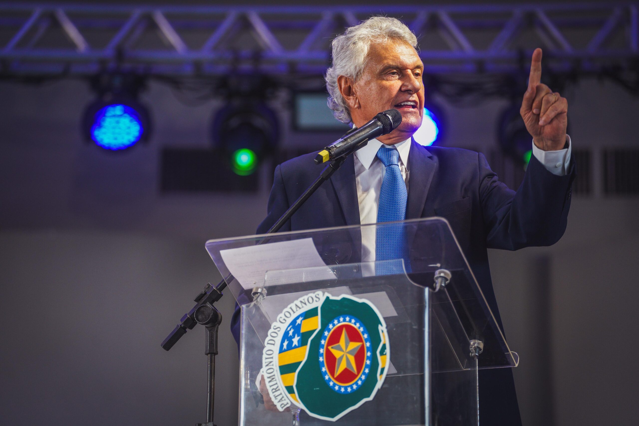 Em entrevista coletiva nesta terça-feira, Bivar foi questionado sobre as acusações de Caiado e o chamou de “pigmeu moral” | Foto: Divulgação/Secom