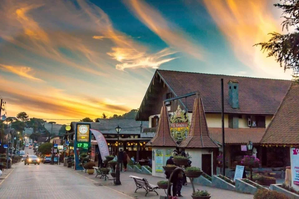 7 destinos no Brasil que vão te fazer sentir na Europa 7 Monte Verde Minas Gerais