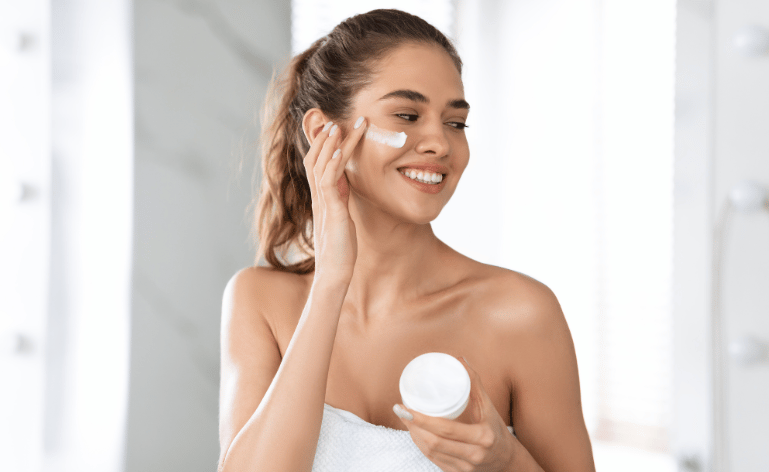 Desvende os produtos de skincare que ajudam a ter uma pele bonita