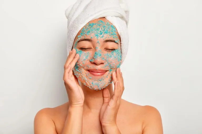 Desvende os produtos de skincare que ajudam a ter uma pele bonita