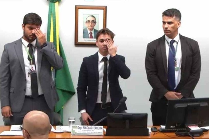 Amália Barros é homenageada por Nikolas Ferreira em reunião da Comissão de Educação