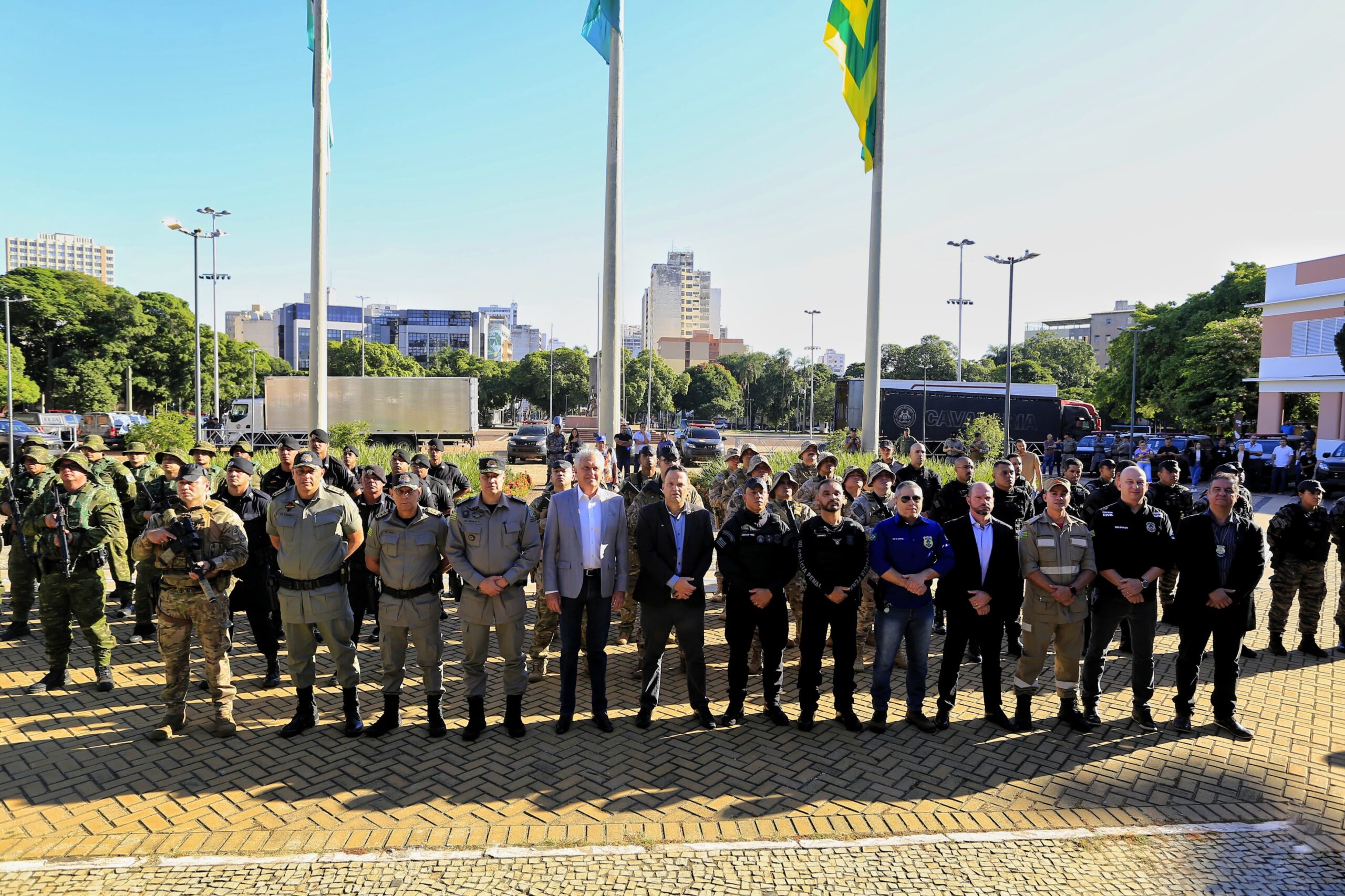 Aos jornalistas, Caiado afirmou possuir boa convivência e bons vínculos com o estado do Rio Grande do Sul e criticou a politização da tragédia | Foto: André Saddi/Divulgação/Secom Goiás