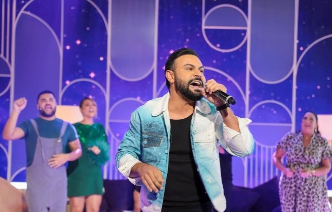 Cantor Thullio Milionário, dono do hit 'Casca de bala'. Reprodução/Instagram