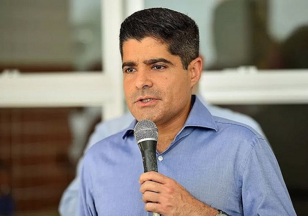 ACM Neto apoia Caiado para presidente em 2026