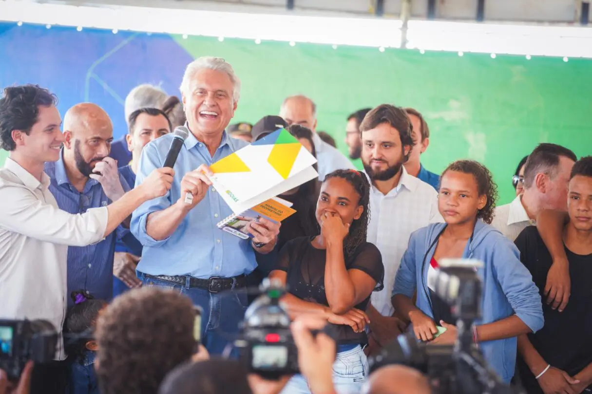 Prontas para mudar, as casas possuem dois quartos, sala, cozinha, banheiro e área de serviço (Foto: Hegon Corrêa)