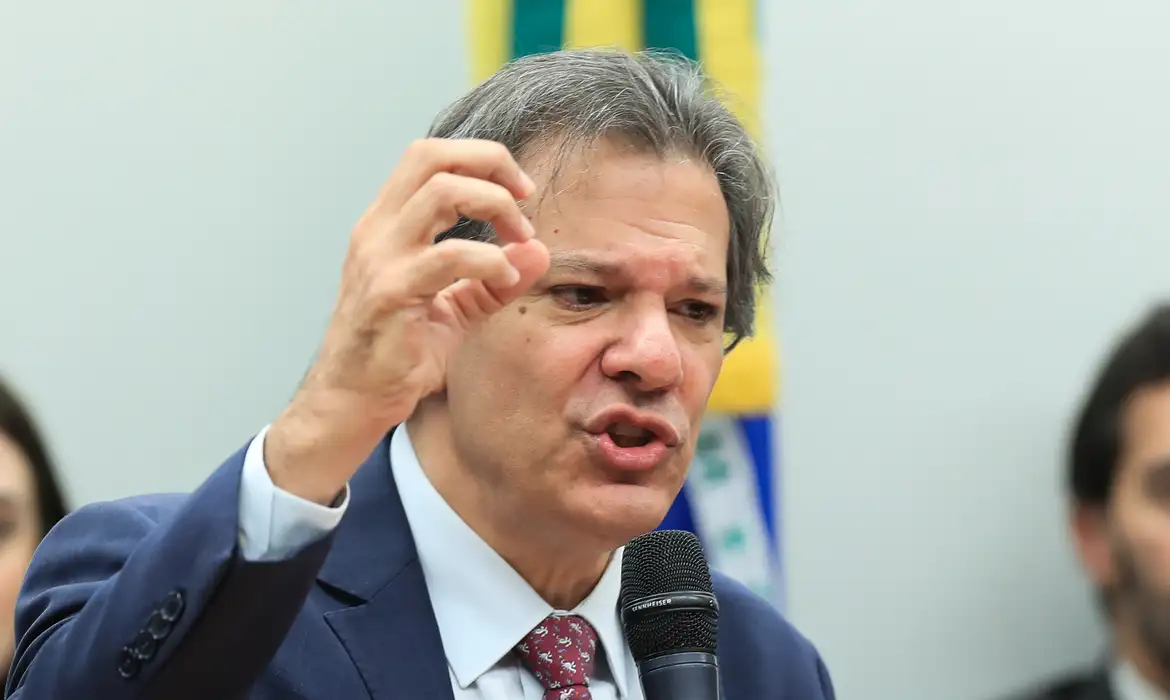 Ministro participa de audiência na Comissão de Finanças e Tributação, e deputado questiona imposto em compras internacionais | Foto: Lula Marques/Agência Brasil