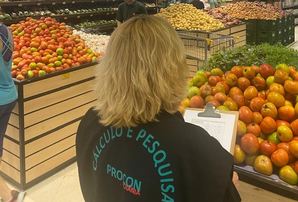 Procon Goiânia aponta variação de até 204,75% em verduras e até 258,46% em frutas