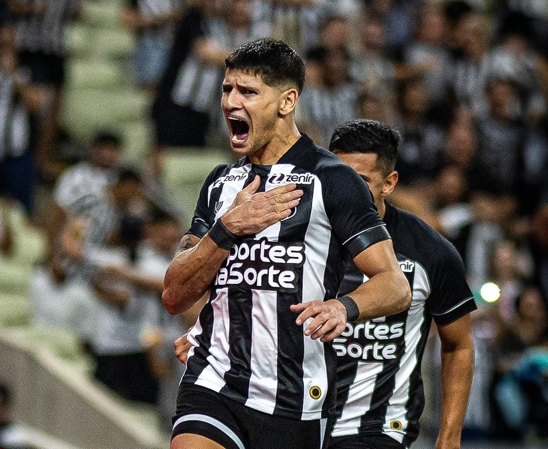 Ceará vence Coritiba em casa e alcança G-4 da série B