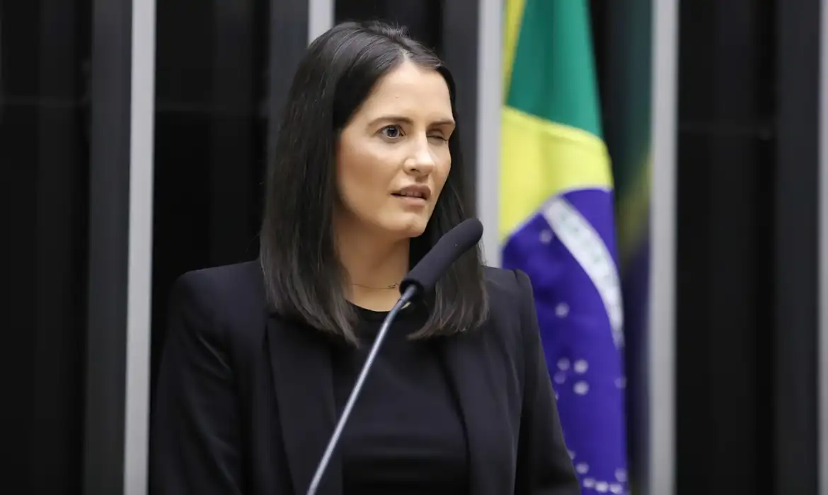 Deputados destinarão mais de R$ 1 milhão aos herdeiros de Amália Barros