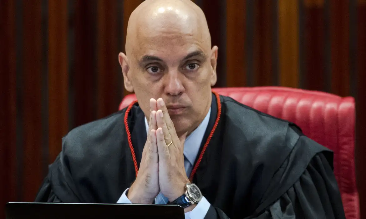 Irmãos são presos por ameaçar família de Alexandre de Moraes