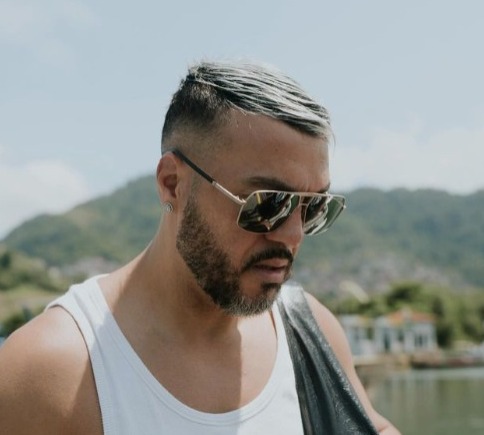 Cantor nega traição contra Gracyanne Barbosa. Reprodução/Instagram