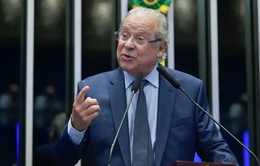 Condenado por corrupção, petista José Dirceu quer tentar ser deputado federal, diz colunista