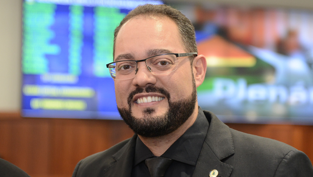 Deputado propõe combate ao racismo nas relações de consumo