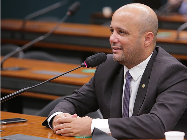 Vitor Hugo também endossou Fred Rodrigues, recém anunciado como pré-candidato a prefeito. | Foto: Câmara