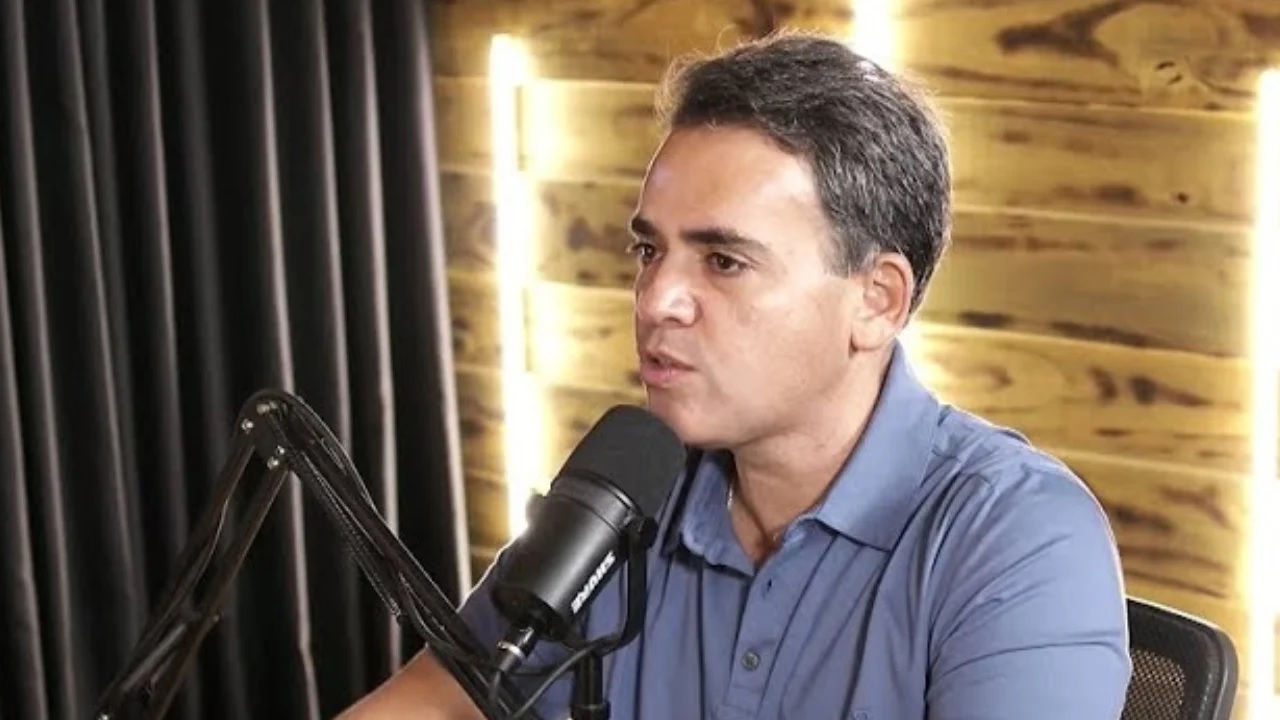 Prefeito de Posse espera reverter cassação e mantém pré-candidatura