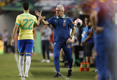 Treinador afirmou que ainda faz testes para Copa América (Foto: Rafael Ribeiro/CBF)
