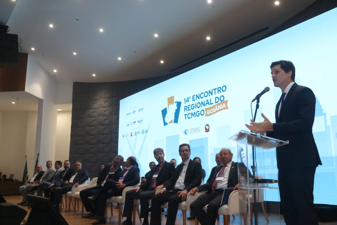 Daniel Vilela participa de encontro do TCM que visa capacitar gestores públicos a seguir as boas práticas de governança | Foto: Jota Eurípedes